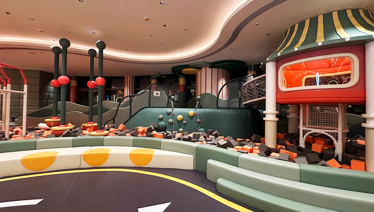 Shangri-La Luxurious High-End Design Soft Playground with Western Restaurant. Real Estate Investment Project