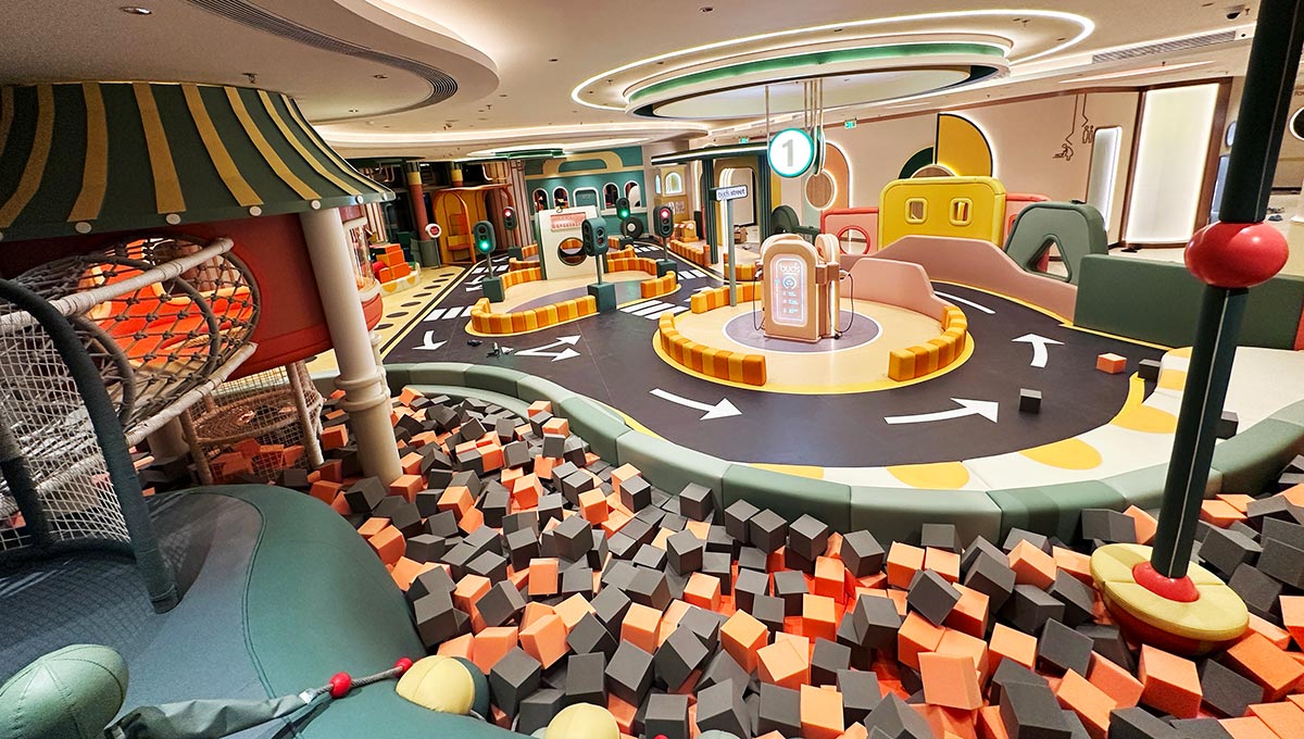 Shangri-La Luxurious High-End Design Soft Playground with Western Restaurant. Real Estate Investment Project