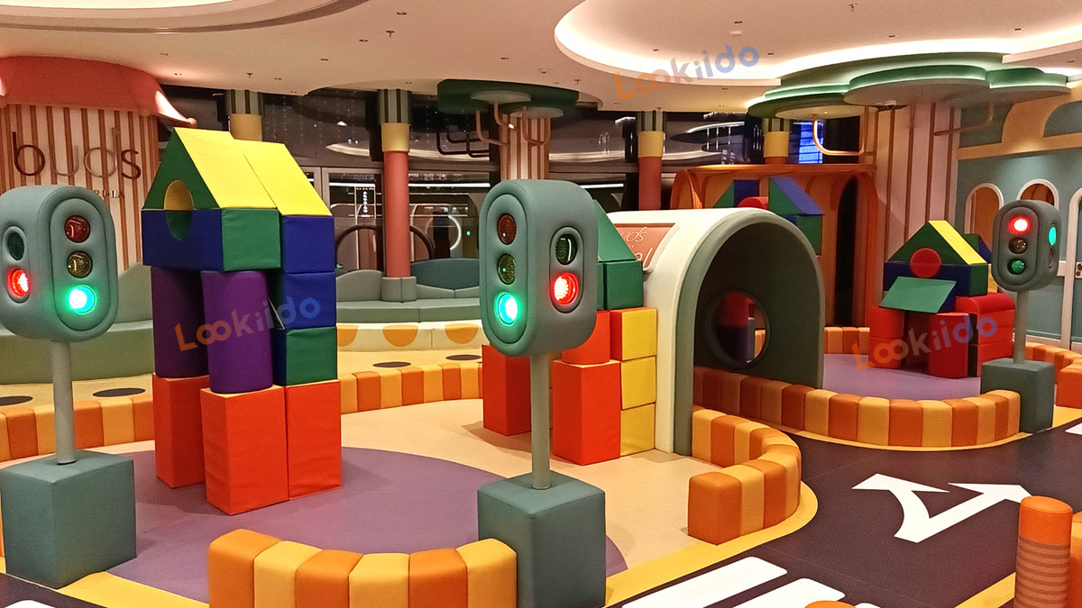 Shangri-La Luxurious High-End Design Soft Playground with Western Restaurant. Real Estate Investment