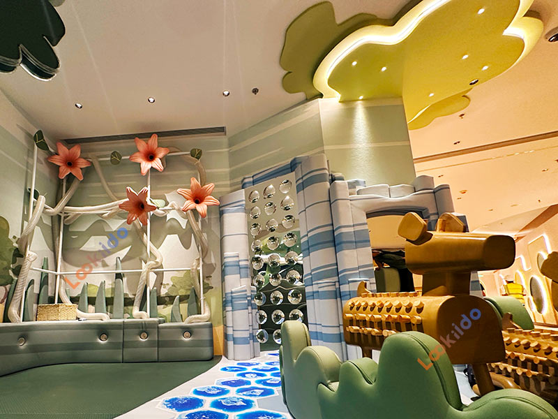 Shangri-La Luxurious High-End Design Soft Playground with Western Restaurant. Real Estate Investment
