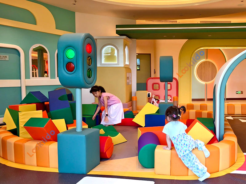 Shangri-La Luxurious High-End Design Soft Playground with Western Restaurant. Real Estate Investment